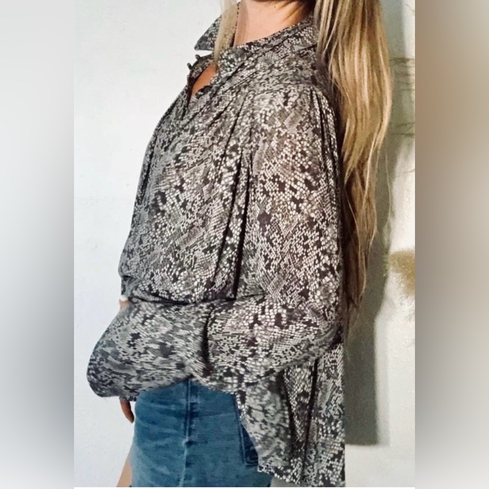 Free People Modern Muse Snakeskin Oversized High Low Long Sleeve Top - Picture 2 of 14